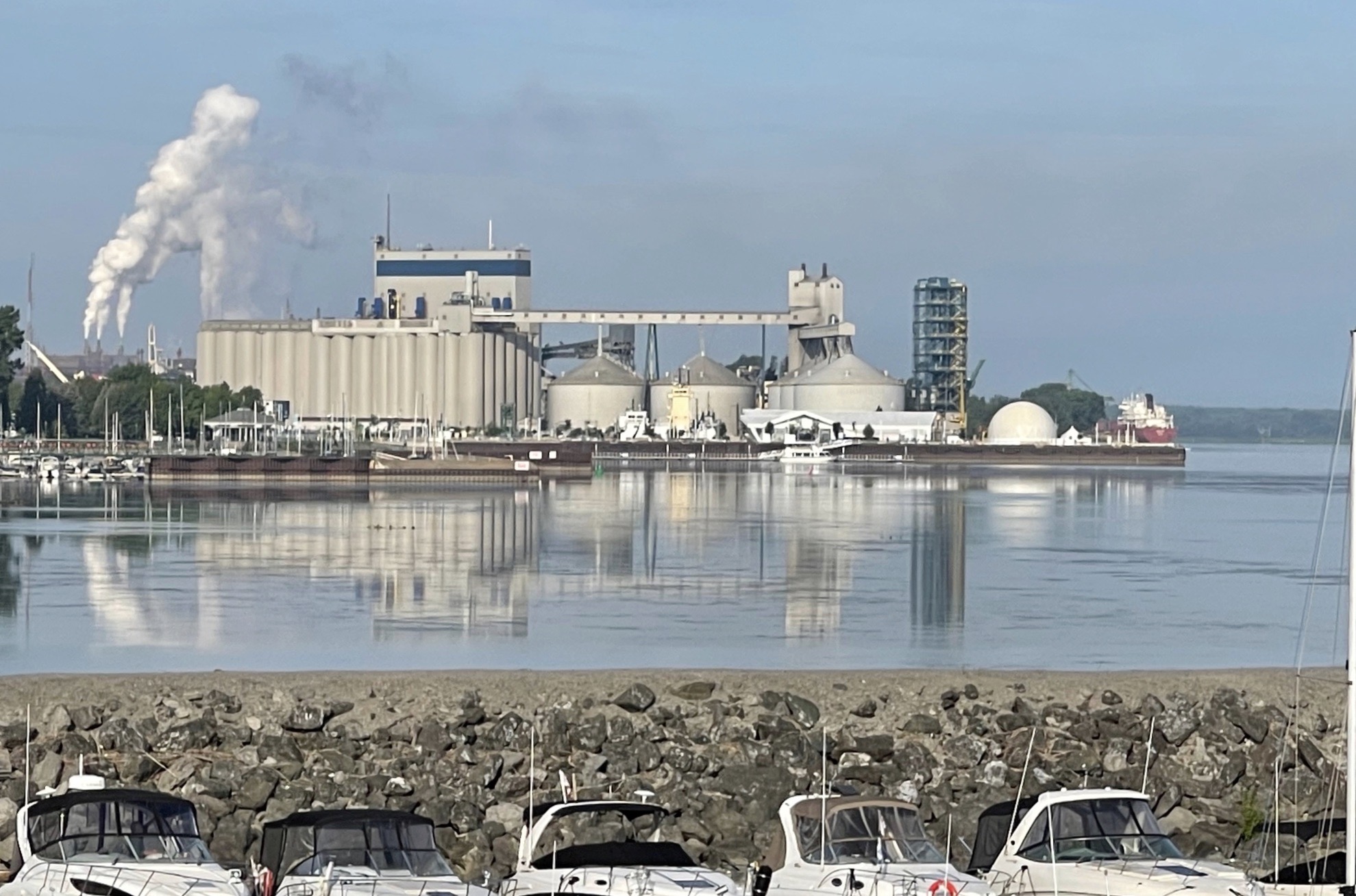 Sorel-Tracy pour toujours. Août 2021 Vue du quai Sorel-Tracy à partir du restaurant Le Belvédère